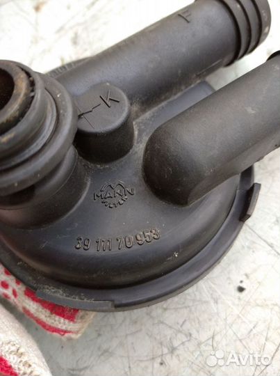 Клапан вентиляции Фольксваген Гольф 3