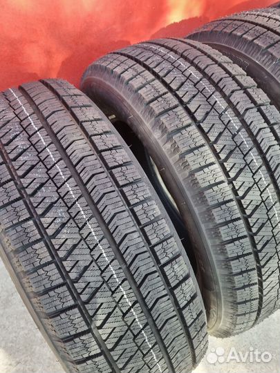 Bridgestone Blizzak Ice 205/60 R16