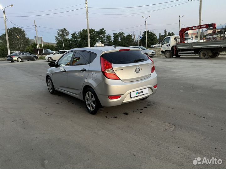 Hyundai Solaris 1.6 AT, 2011, 94 000 км