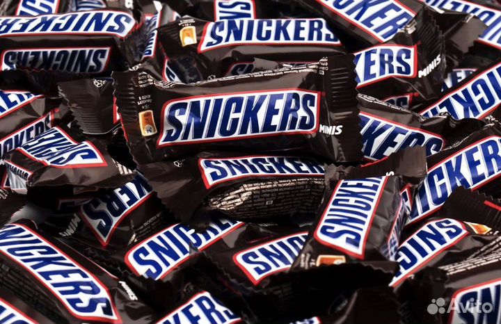 Шоколадные батончики Сникерс