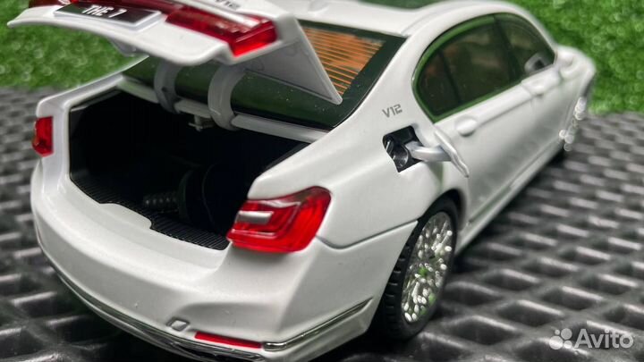 Модель автомобиля BMW 7 Series G11/G12 металл