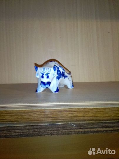 Фигурка быка гжель
