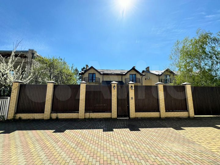 Дом 257 м² на участке 5 сот.