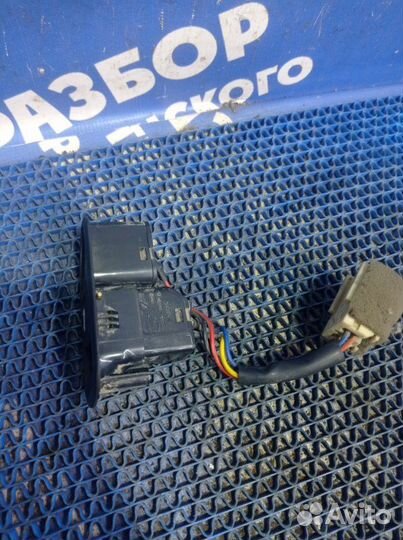 Кнопка открывания багажника Hyundai Sonata 4