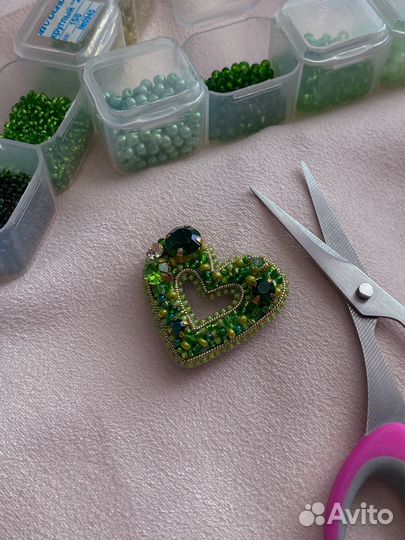 Брошь из бисера