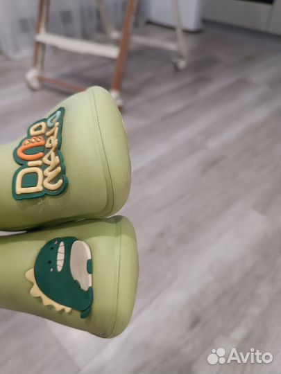 Резиновые сапоги 24