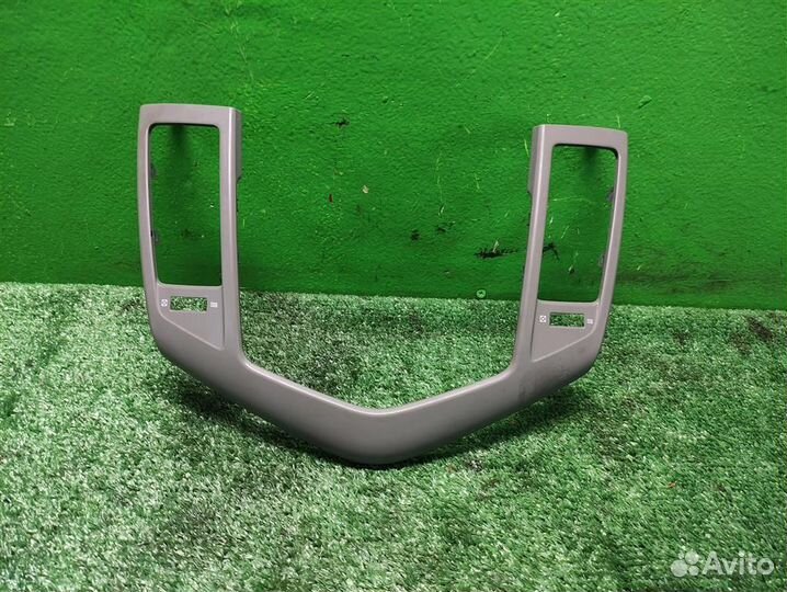 Накладка торпедо Chevrolet Cruze J300 2009