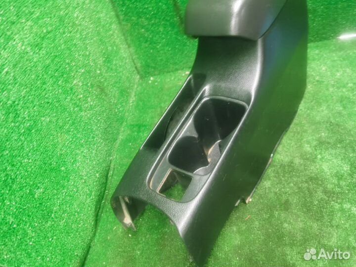 Подлокотник Mitsubishi Lancer 9 1.6 2005