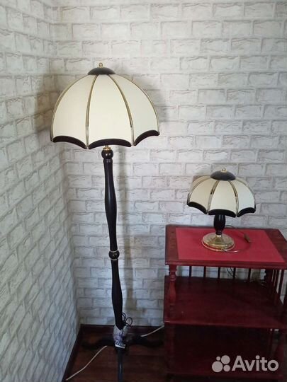 Торшер напольный с абажуром