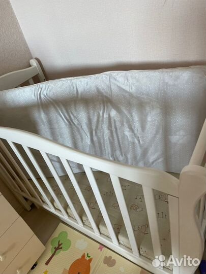 Продам кроватку маятник