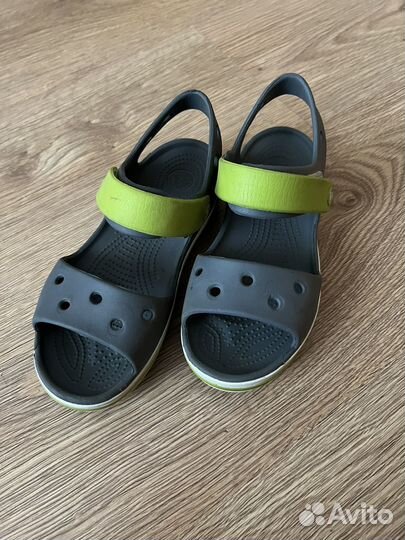 Сандали crocs J2