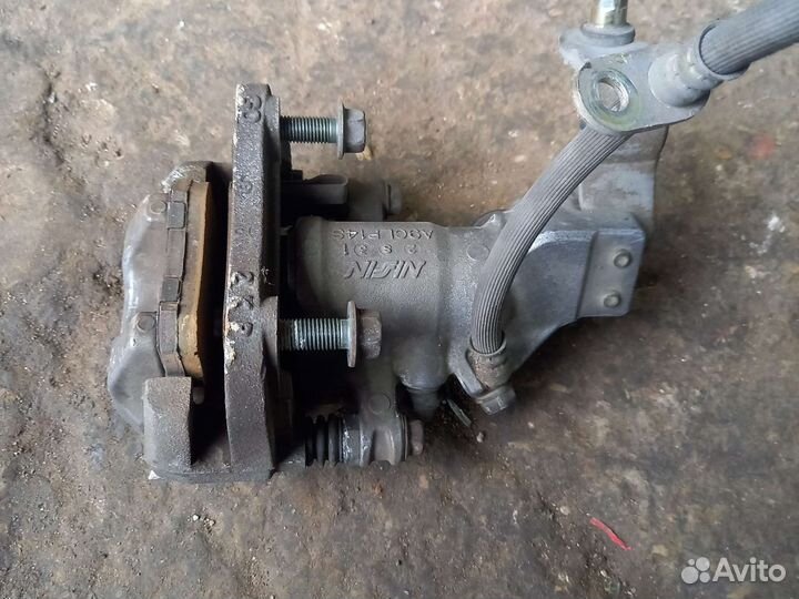 Honda Accord 7 задний левый суппорт