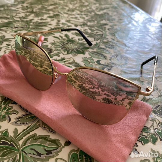 Очки солнцезащитные