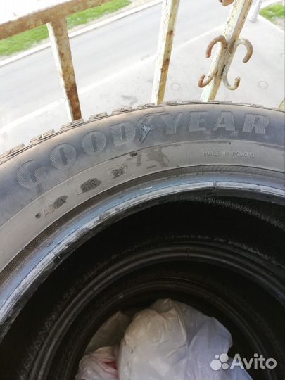 Goodyear UltraGrip Ice 2 235/55 R17 103T