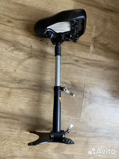 Сидение на электросамокат