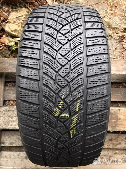 Goodyear UltraGrip Performance Gen-1 235/45 R17