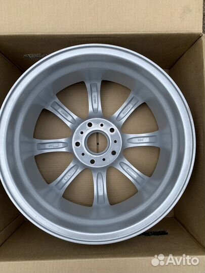 Комплект литых дисков R17x5x114,3