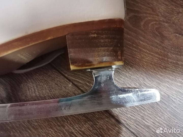 Фигурные коньки Axel