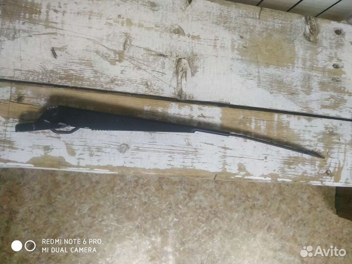 Поводок дворника на ладу