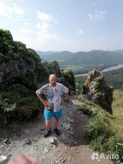 Кладовщиком