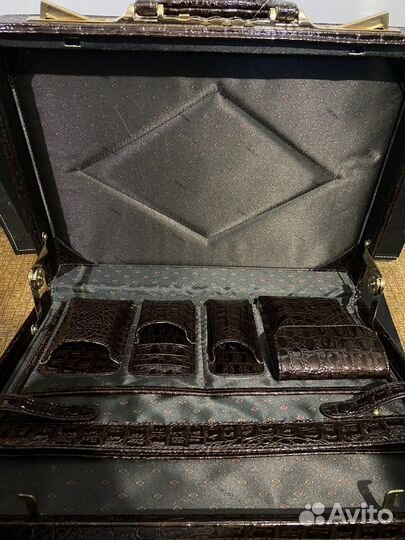 Дипломат кожаный с тиснением под крокодила