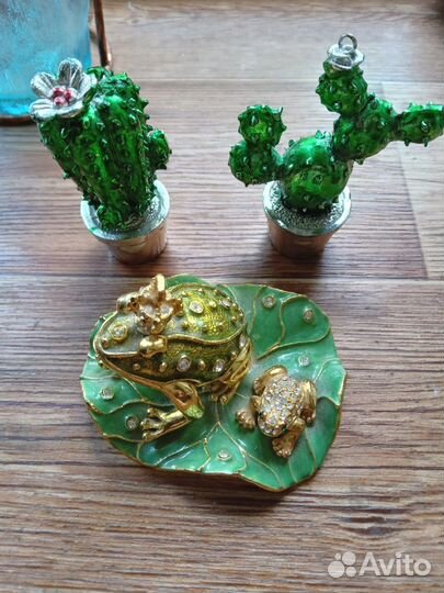 Шкатулка лягушка стразы