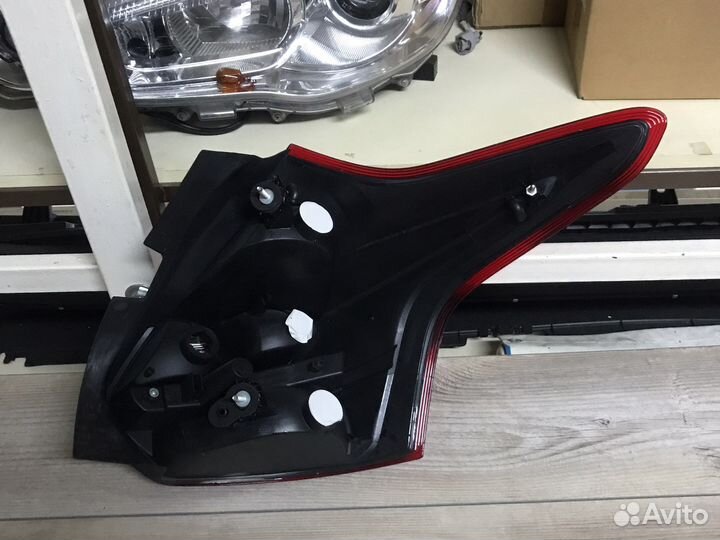 Фонарь Ford focus 3 хэтчбэк