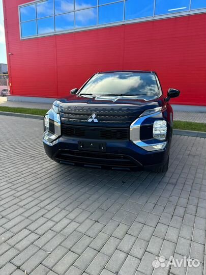 Mitsubishi Outlander 2.5 CVT, 2022, 14 000 км