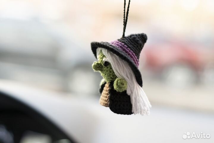 Подвеска игрушка на зеркало в машину ведьма