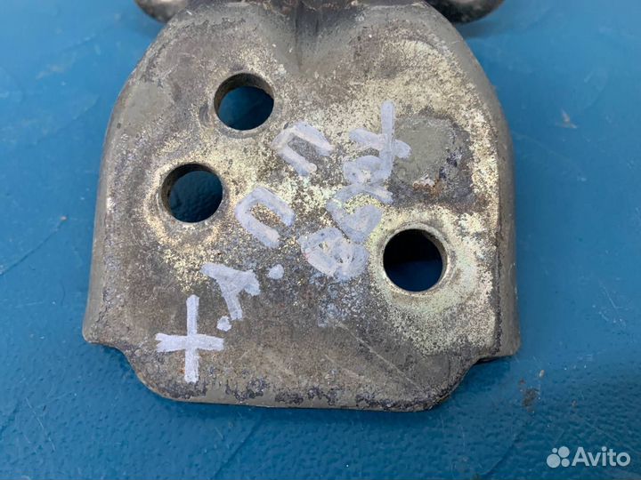 Б/У петля двери передний правый Hyundai Accent LC