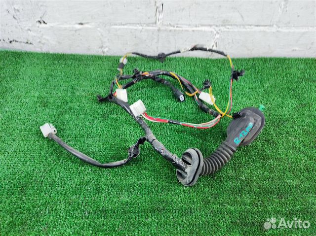 Проводка двери передней правой Suzuki SX4 2008