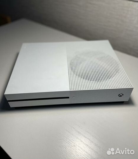 Xbox One s 1tb с играми