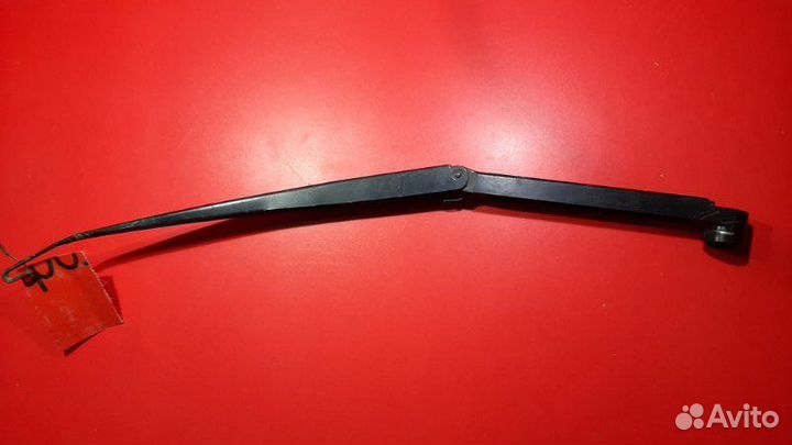 Поводок стеклоочистителя передний левый Subaru