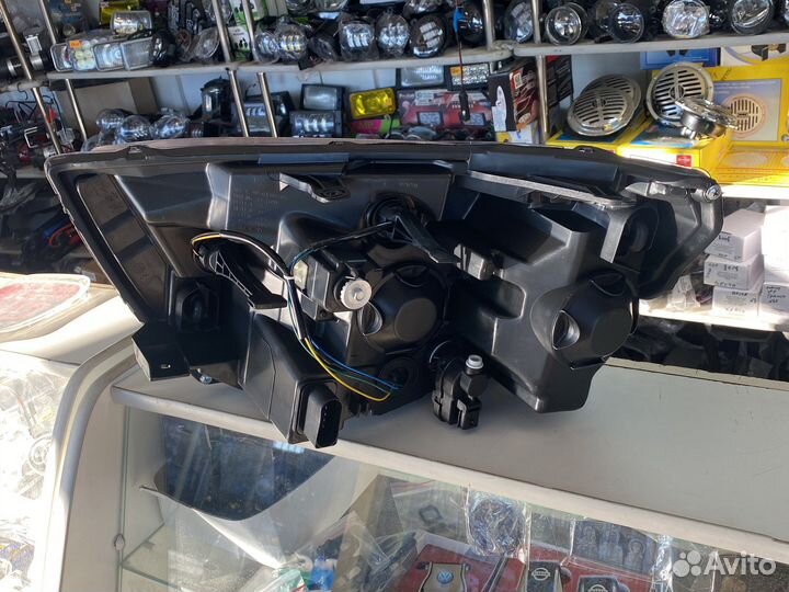 Фара веста левый,правый