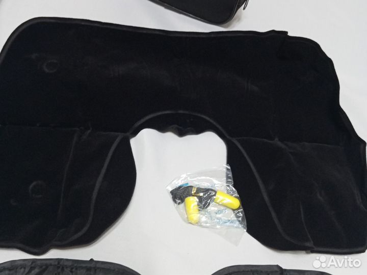 Набор с подушкой в самолет