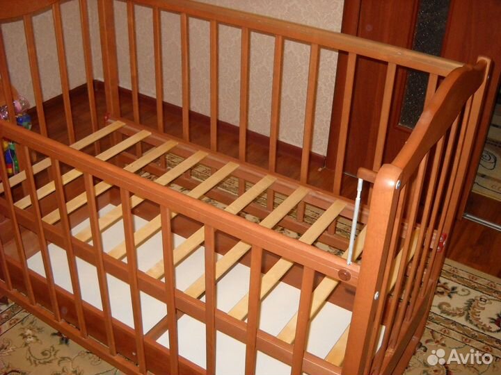 Детская кроватка