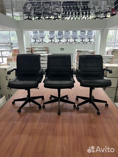 Офисное кожаное кресло (США)