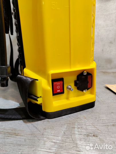 Аккумуляторный опрыскиватель Huter SP-16AC