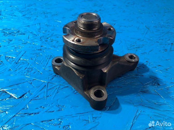 Кронштейн вискомуфты Discovery 3 L319 2.7 276DT