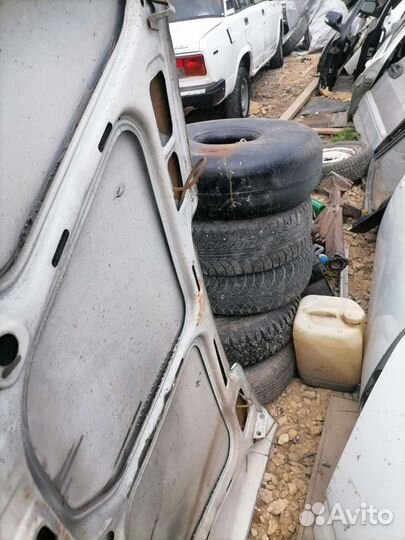 Капот на оку