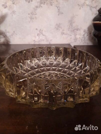 Два салатника + конфетница или масивная пепельница