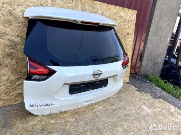 Задняя дверь Nissan X Trail т 32 крышка багажника