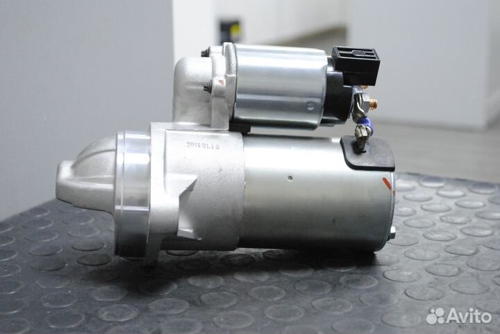 Стартер Hyundai Grand Starex 2.5 CRDi новый