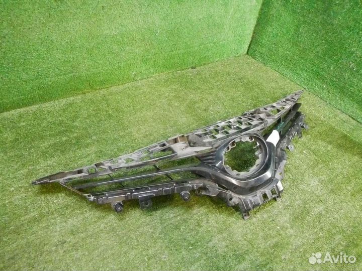 Решетка радиатора Toyota Camry xv70 (2018-2021)