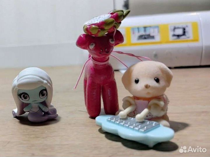 Hello kitty, Sylvanian families, мэджики