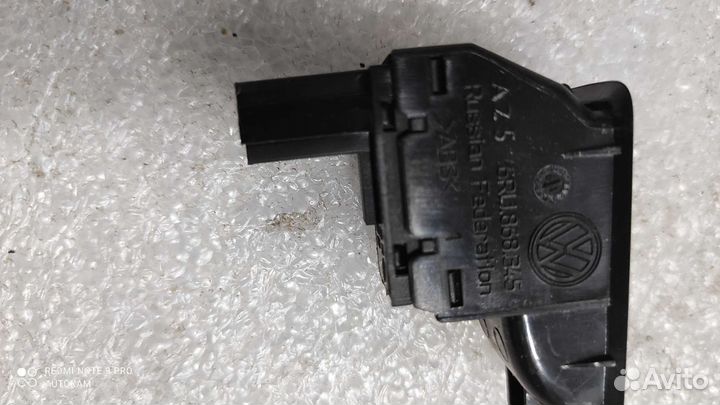 Кнопка стеклоподъемника задняя Volkswagen polo 5