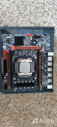 Материнская плата с процессором и памятью