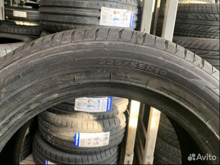 Tracmax X-Privilo H/T 225/55 R18 98H