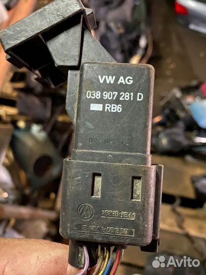 Реле свечей накала WAG 038907281D