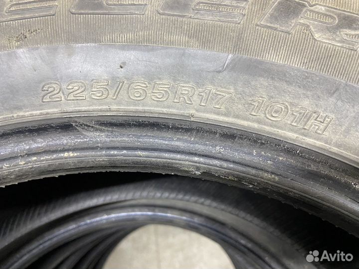 Bridgestone Dueler H/T 687 225/65 R17